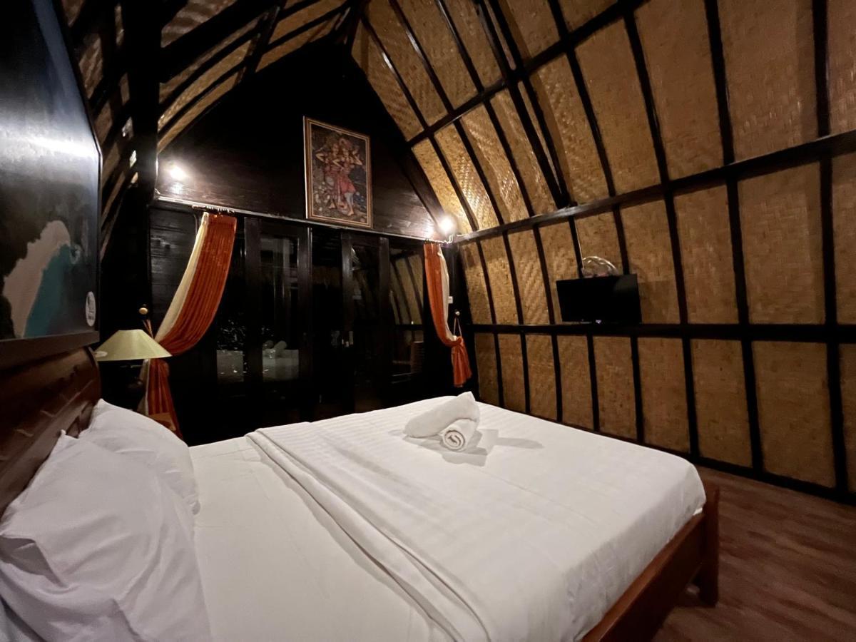 Holy Hills Bungalow Nusa Penida Batumadeg Buitenkant foto