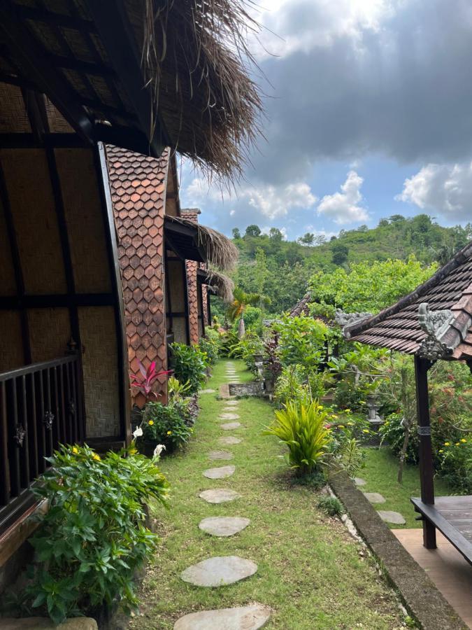 Holy Hills Bungalow Nusa Penida Batumadeg Buitenkant foto